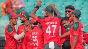 ৭২ ঘণ্টার সর্বাত্মক অবরোধ শুরু