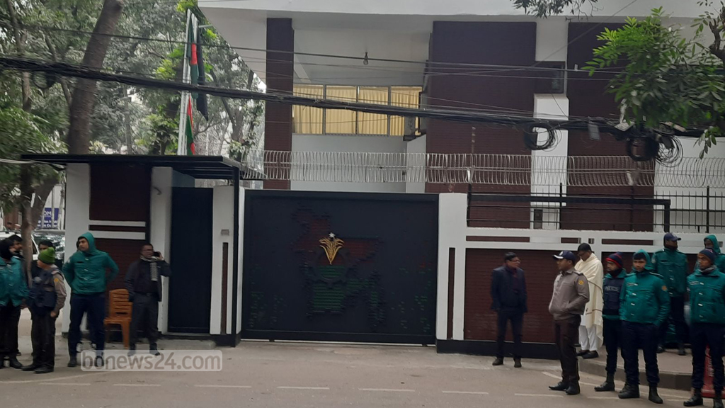 আছিয়াকে ধর্ষণের ঘটনায় জড়িতদের বাড়িতে অগ্নিসংযোগ