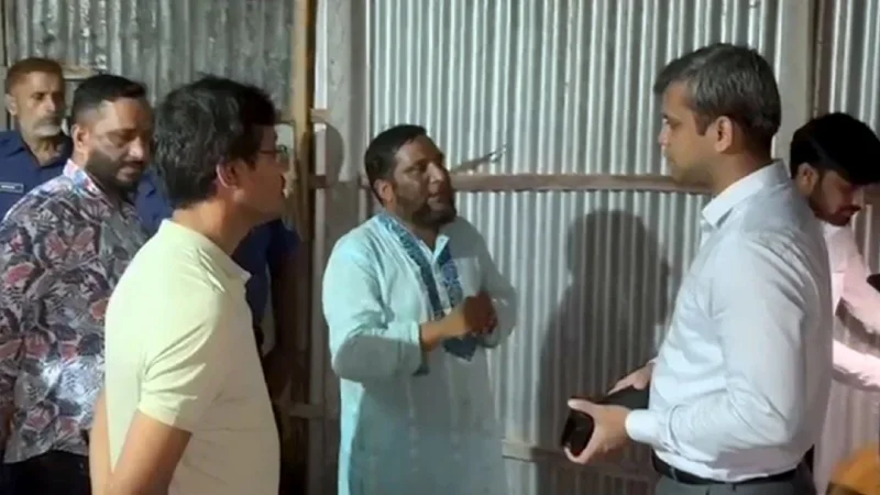 অবৈধভাবে বাড়িতে সার মজুত, জামায়াত নেতাকে জরিমানা