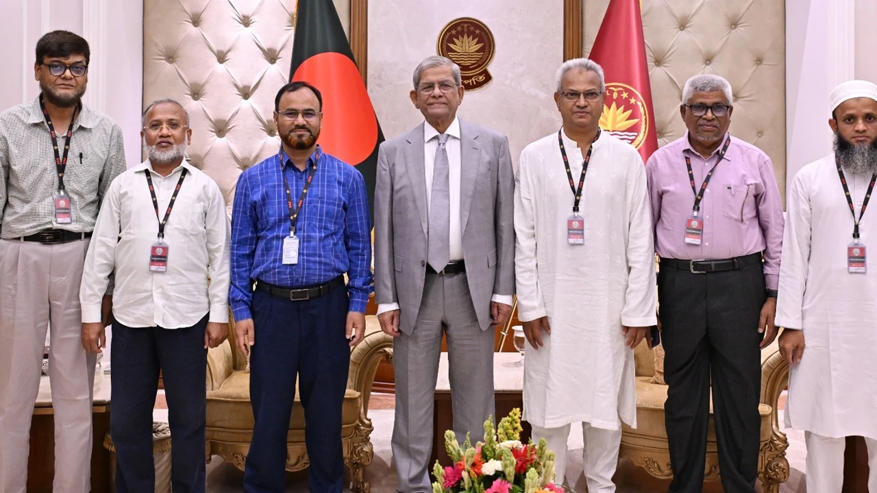 এআই ব্যবহারে পরিমিত হওয়ার আহ্বান রাষ্ট্রপতির