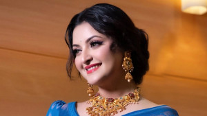 আবারও ‘মা হলেন’ পরীমনি!