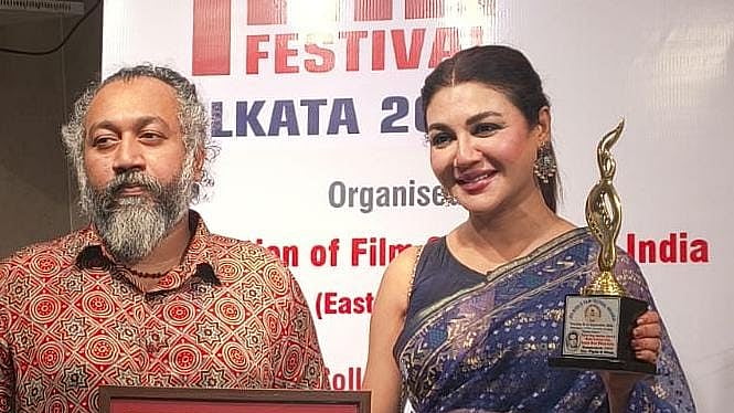 কলকাতায় পুরস্কার জিতলো বাংলাদেশের দুই সিনেমা