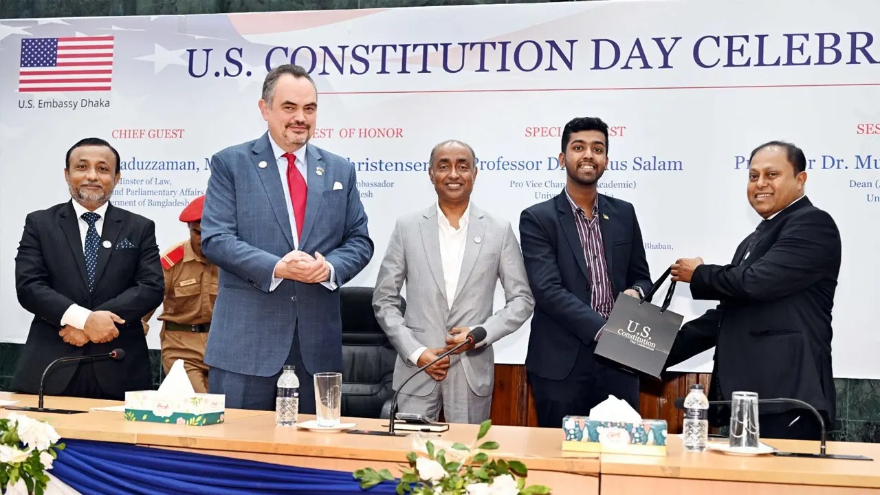 সংবিধান নিয়ে চায়ের দোকানেও আলোচনা হয়: আইনমন্ত্রী