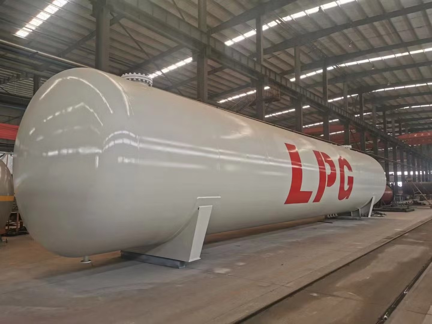 গ্যাস সংকট: এলপিজি আমদানি করতে চান শিল্পমালিকরা