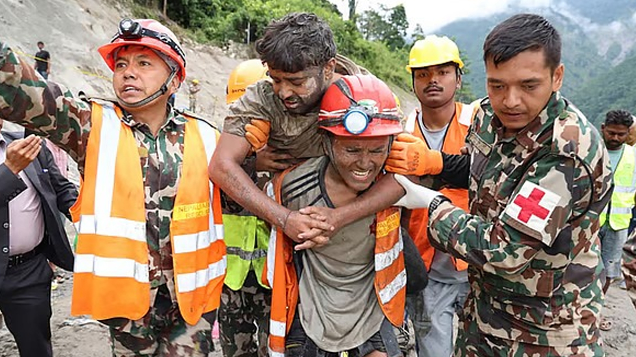 নেপালে বন্যার ৯ দিন পর সুড়ঙ্গ থেকে জীবিত উদ্ধার ২