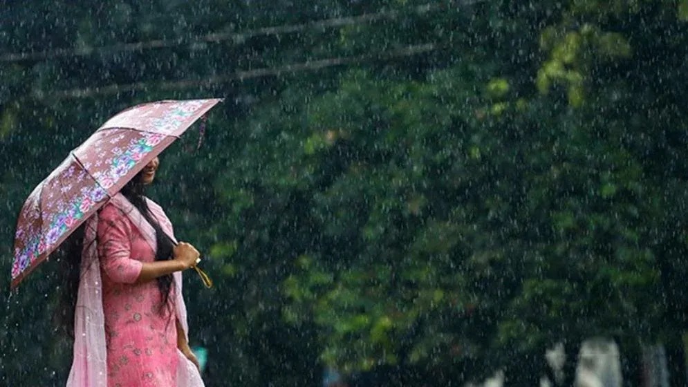 বদলাচ্ছে আবহাওয়া, ঢাকাসহ যেসব অঞ্চলে নামতে পারে বৃষ্টি